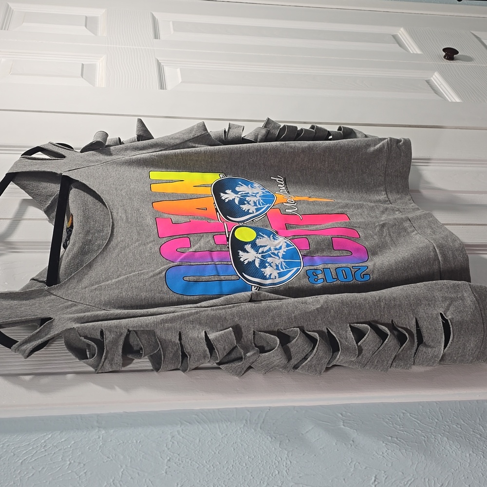 Ocean Drive Clothing Co. Medium Long Sleeve - Picture 2 of 5